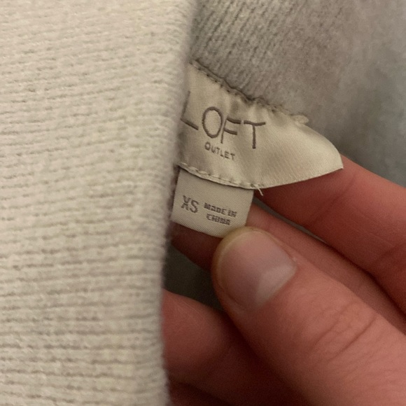 LOFT Winter Grey Stretch Knit Fitted Skirt - Size XS - Picture 2 of 4